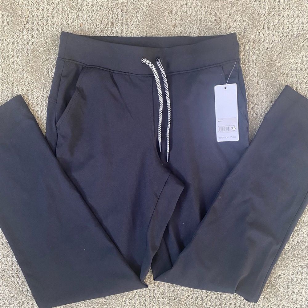 Yogalicious Women Black Joggers